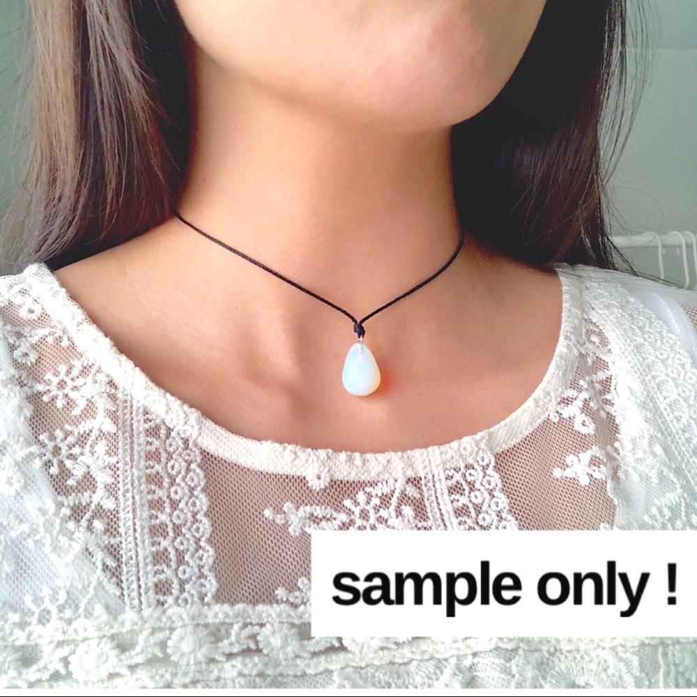 Obsidian Round Tear Drop Stone Pendant Necklace/Choker - Picture 3 of 5
